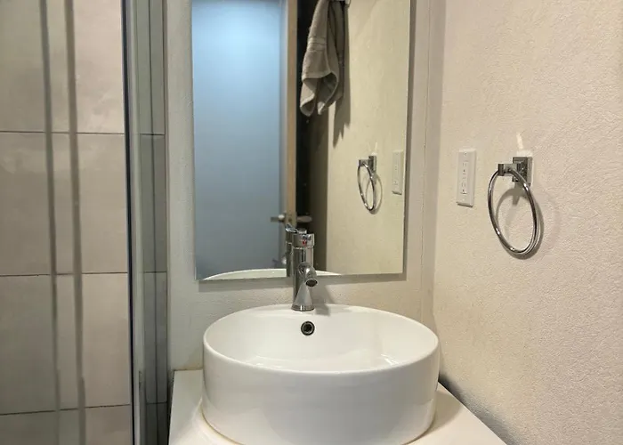Privada En Departamento Compartido Centro De La Cuidad De Cdmx Buenavista, Cerca De Reforma Revolucion Zocalo * Mexico City